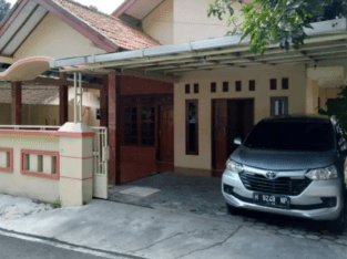 Disewakan Rumah Tengah Kota, Cocok untuk Tempat Tinggal & Usaha