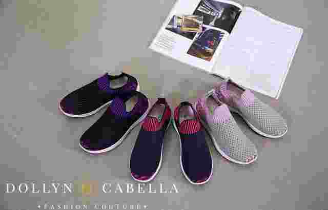 MC
BOOM SALE!!! 🥳🥳🥳
Dollyn Cabella Zee Sneaker #302

Variant 
• Black/purple
• Navi/Maroon
•Grey/purple

Insole Size 
36 : 23cm
37 : 23,5cm
38 : 24cm
39 : 24,5cm
40 : 25cm
Hight 3cm

Material Fabric Canvas
Weight 6ons
 ORIGINAL BRAND