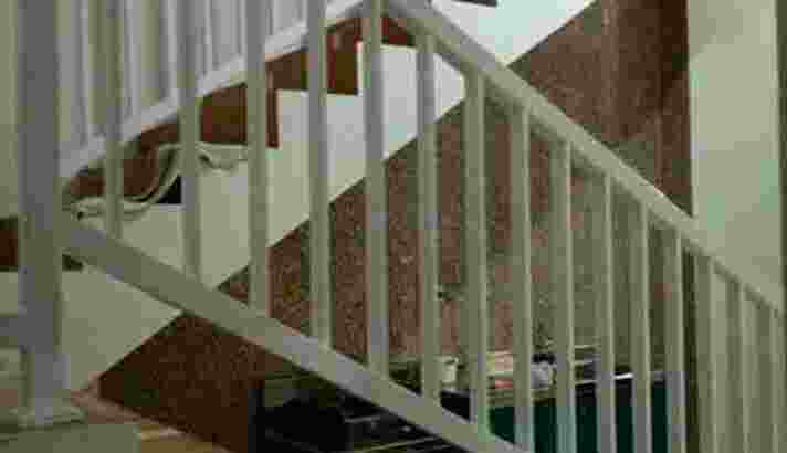 reling tangga  balkon
