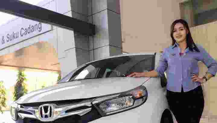 Honda Mobilio putih Bandung bisa cash kredit