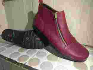 Sepatu boot wanita 1 item