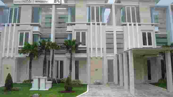 Pakuwon Indah, Ritz Embassy, Surabaya – Executive