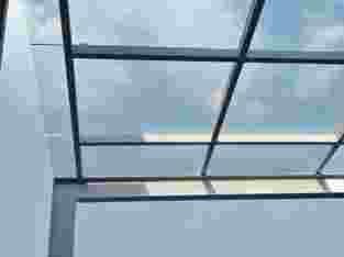 Canopy atap kaca minimalist