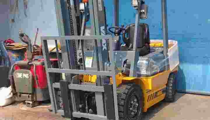 Forklift 3 Ton 3 Meter Ban mati vmax murah