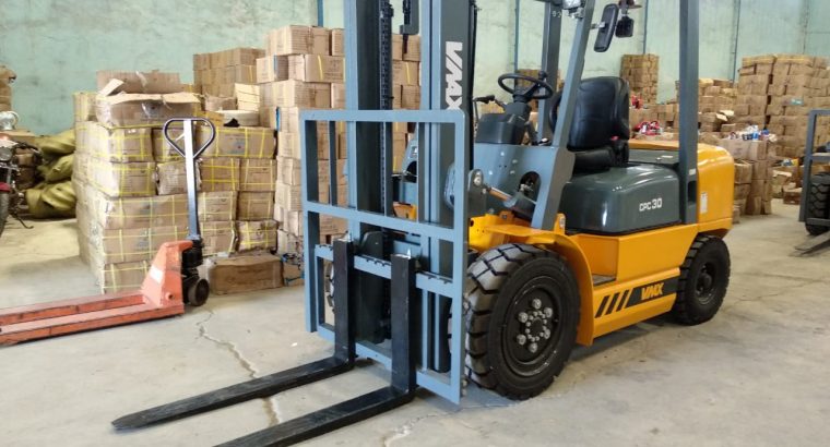 Forklift ISUZU Jepang 3 Ton 3 Meter roda pneumatic