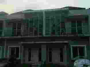 Dijual 2 unit villa Komplek Amari Golf Residence jalan Graha Metropolitan Medan