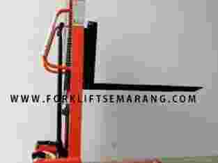 Hand Forklift Manual Stacker 1 Ton – 2 Ton