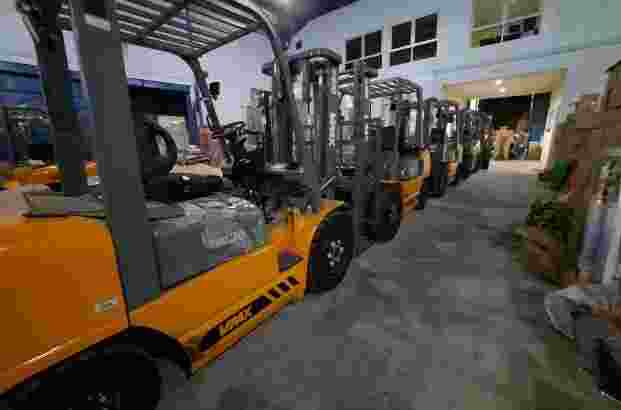 Forklift Mesin Isuzu 3 ton Termurah