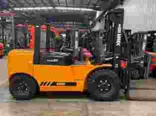 Forklift Mesin Diesel Isuzu Kapasitas 5 Ton