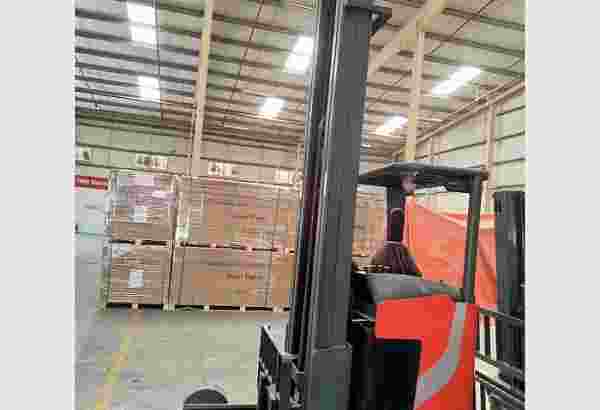 Reach truck stacker kapasitas 1 – 2 ton murah