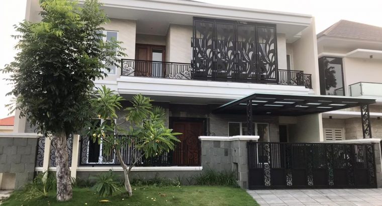 Rumah Mewah 2 Lantai di Graha Famili, Surabaya